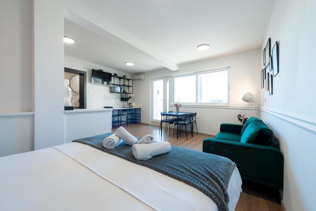Allineeddubrovnik Choose Between Double Or Penthouse Or Free Parking *