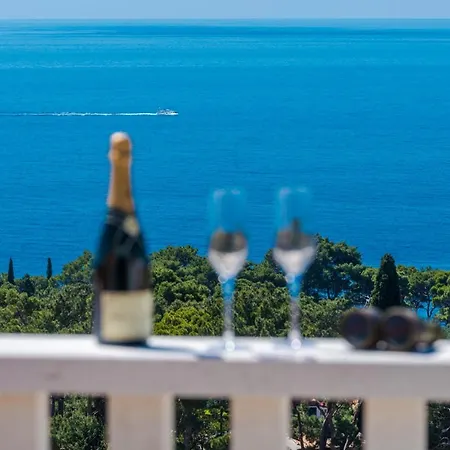 Guest House Allineeddubrovnik: Versatile Rooms with Free Parking Exterior photo