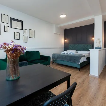 Guest House Allineeddubrovnik: Versatile Rooms with Free Parking Exterior photo