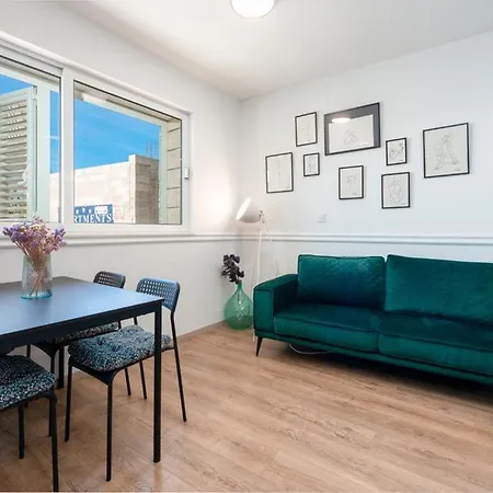 Guest House Allineeddubrovnik: Versatile Rooms with Free Parking Exterior photo