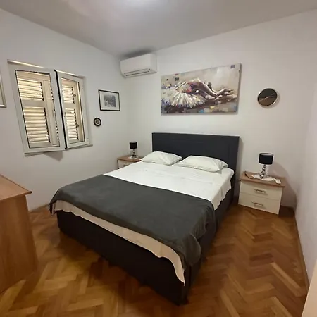 Guest House Allineeddubrovnik: Versatile Rooms with Free Parking Exterior photo
