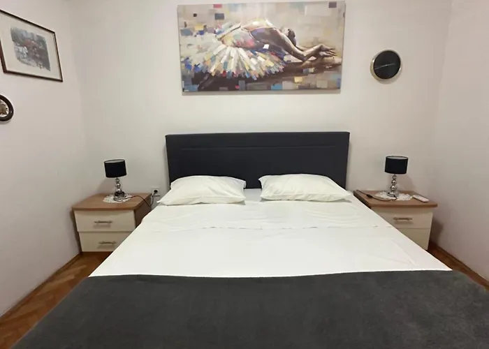 Guest House Allineeddubrovnik Choose Between Double Room Or Penthouse Or Studio Apartments Free Parking
