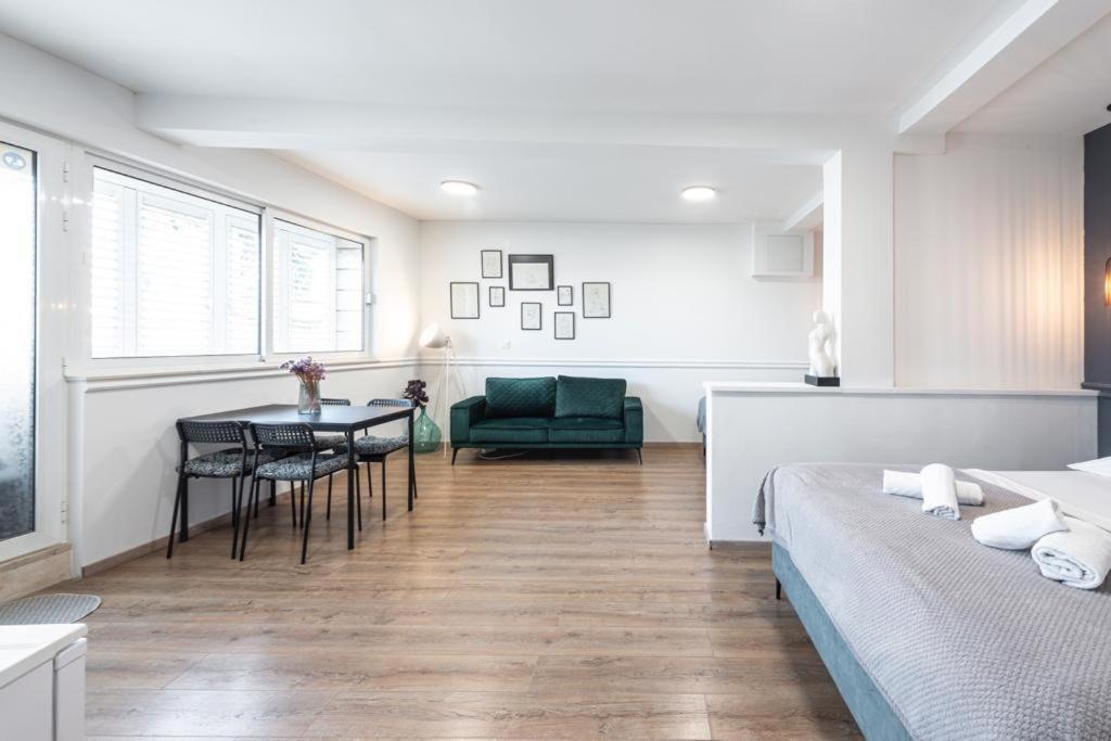 Allineeddubrovnik Choose Between Double Or Penthouse Or Free Parking Apartment *